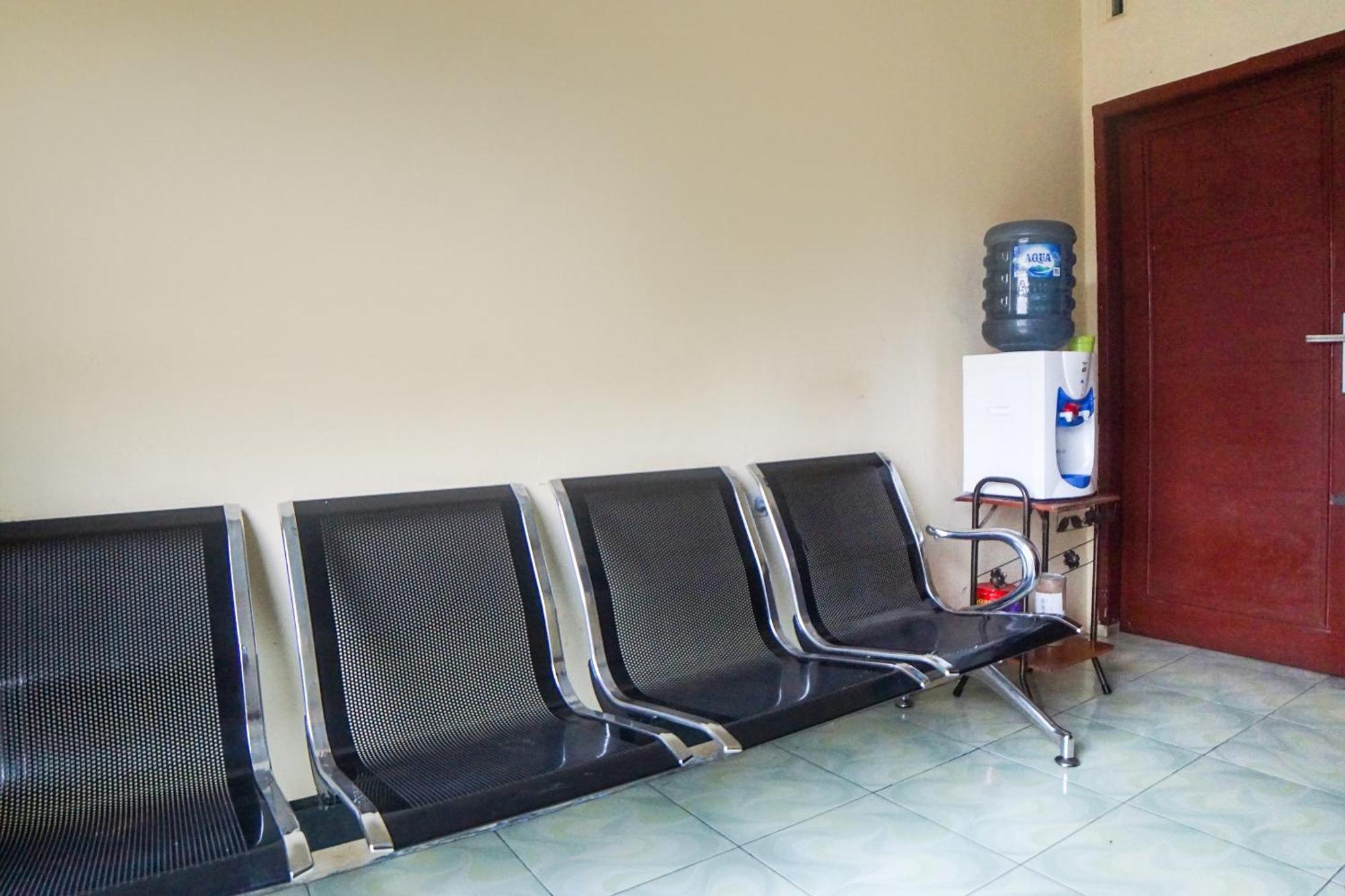 Oyo 92076 Sky Residence Cengkeh Medan Esterno foto