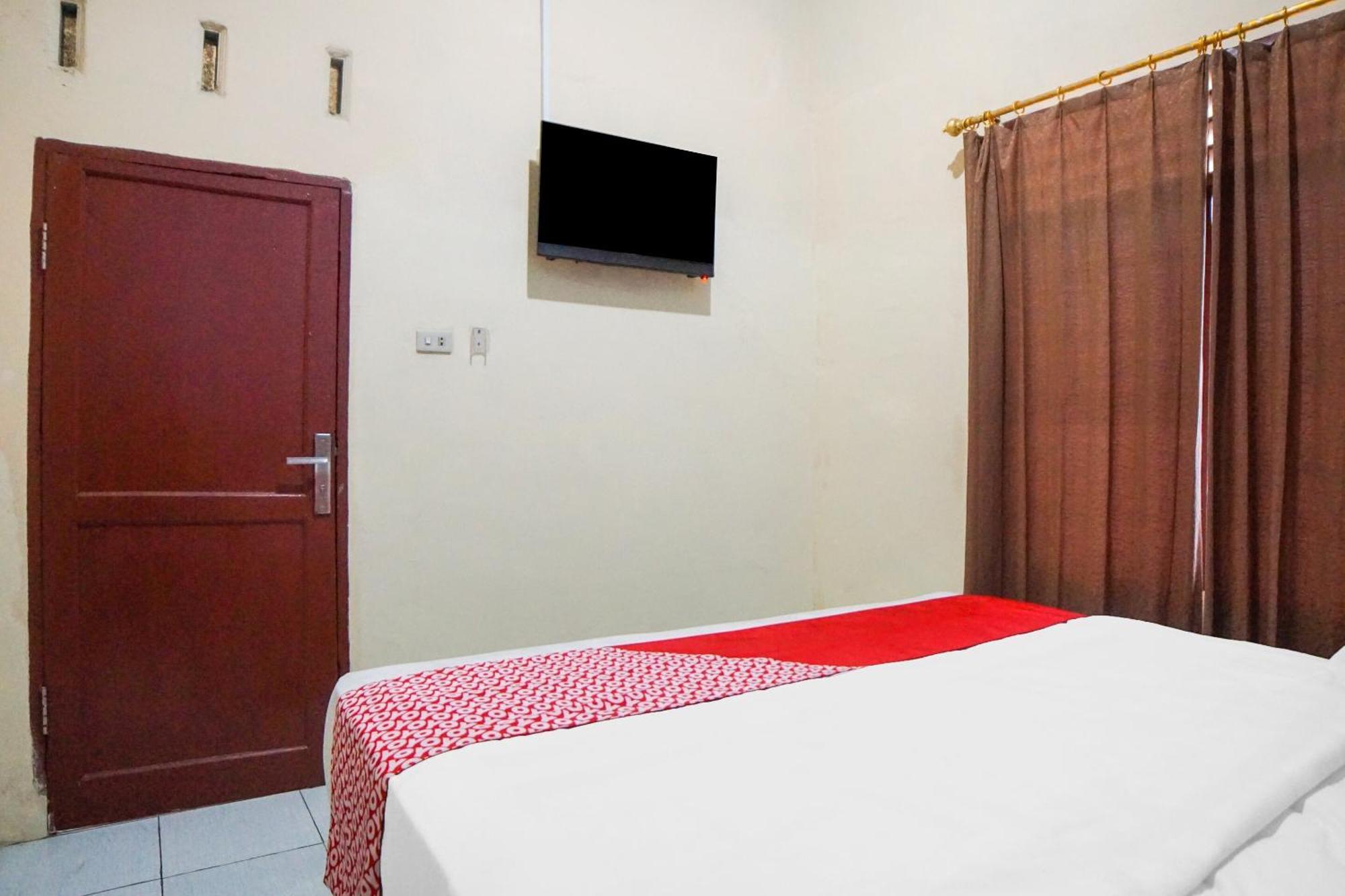 Oyo 92076 Sky Residence Cengkeh Medan Esterno foto